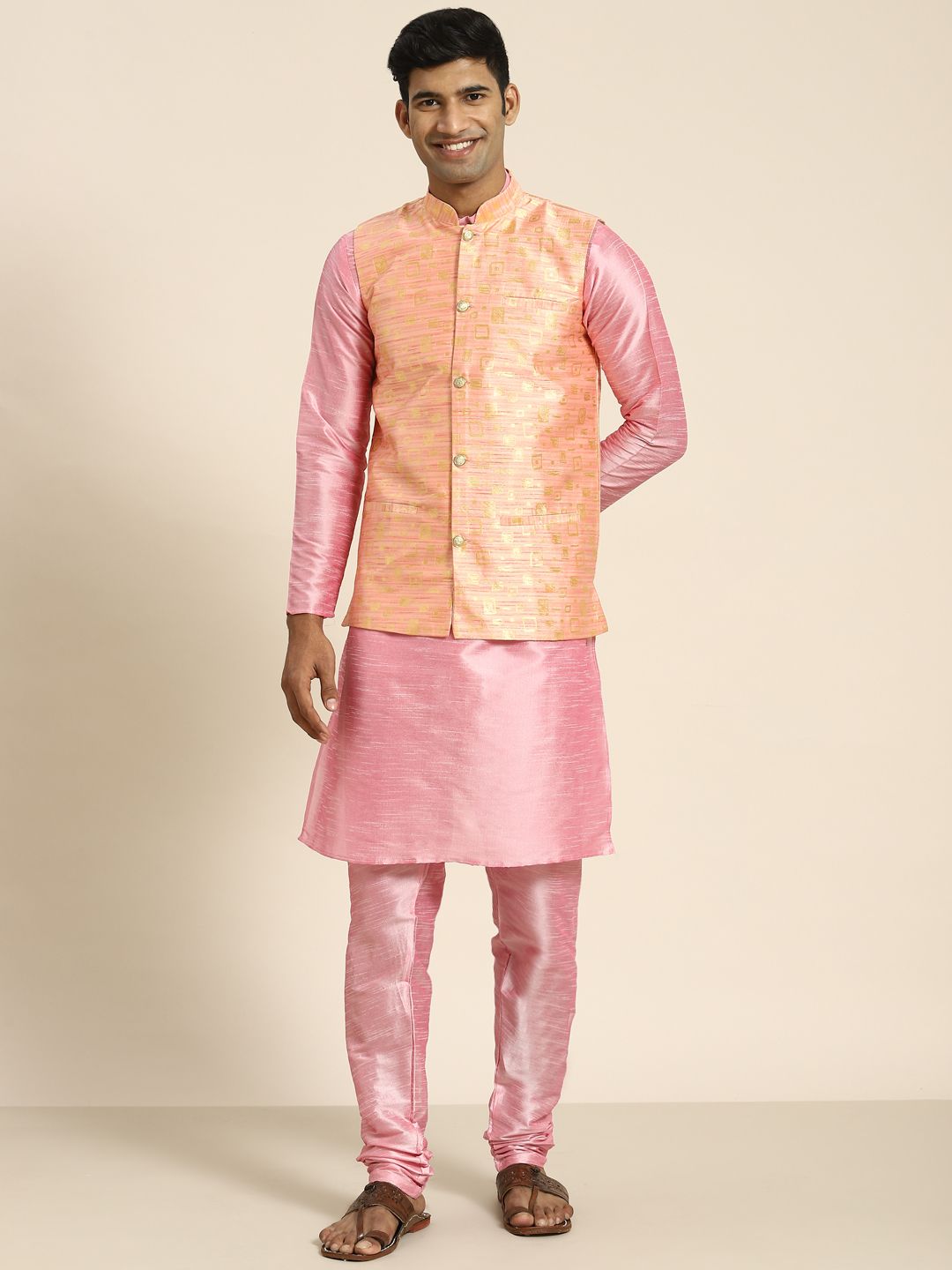 SOJANYA Men Pink Kurta with Churidar