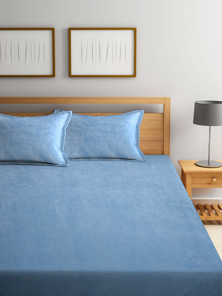KLOTTHE Biru Bulu 300 TC Dilengkapi Cadar King Halus dengan 2 Sarung Bantal-98 x 87 inci