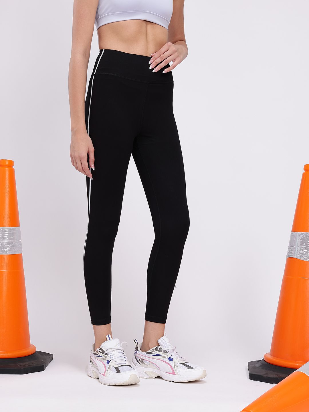 HRX by Hrithik Roshan Women Lifestyle Cropped Tights