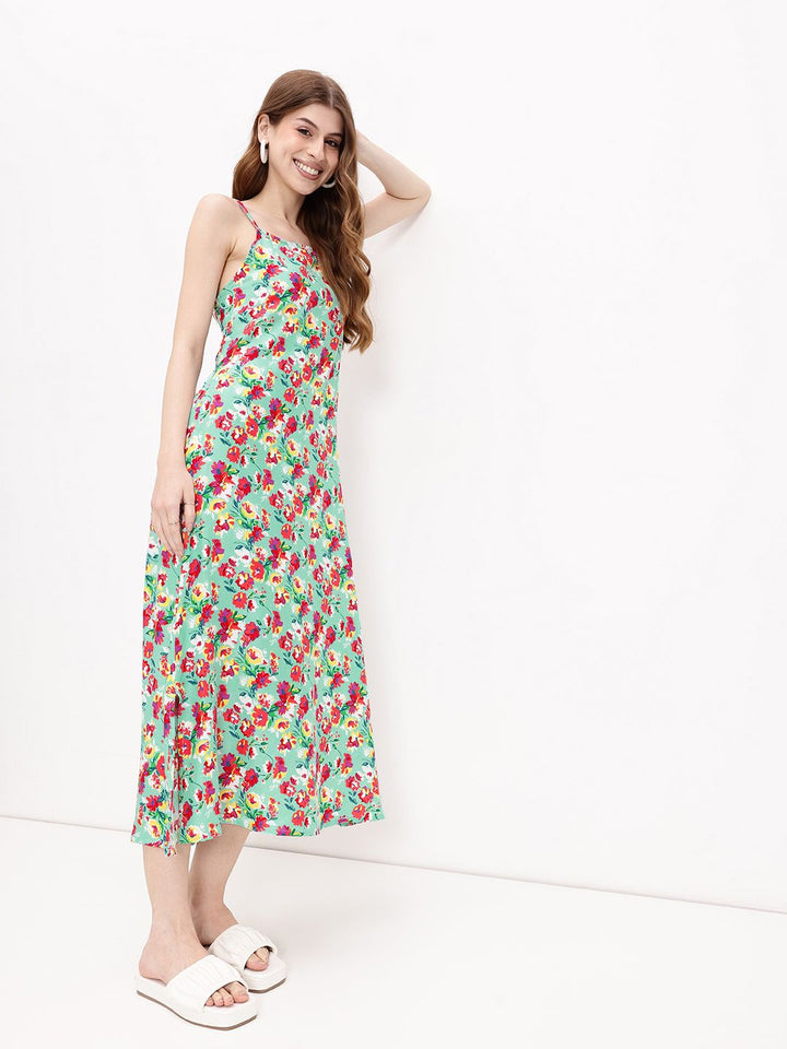 DressBerry Floral Fiesta Tailored-To-Flatter Carefree Midi Dress