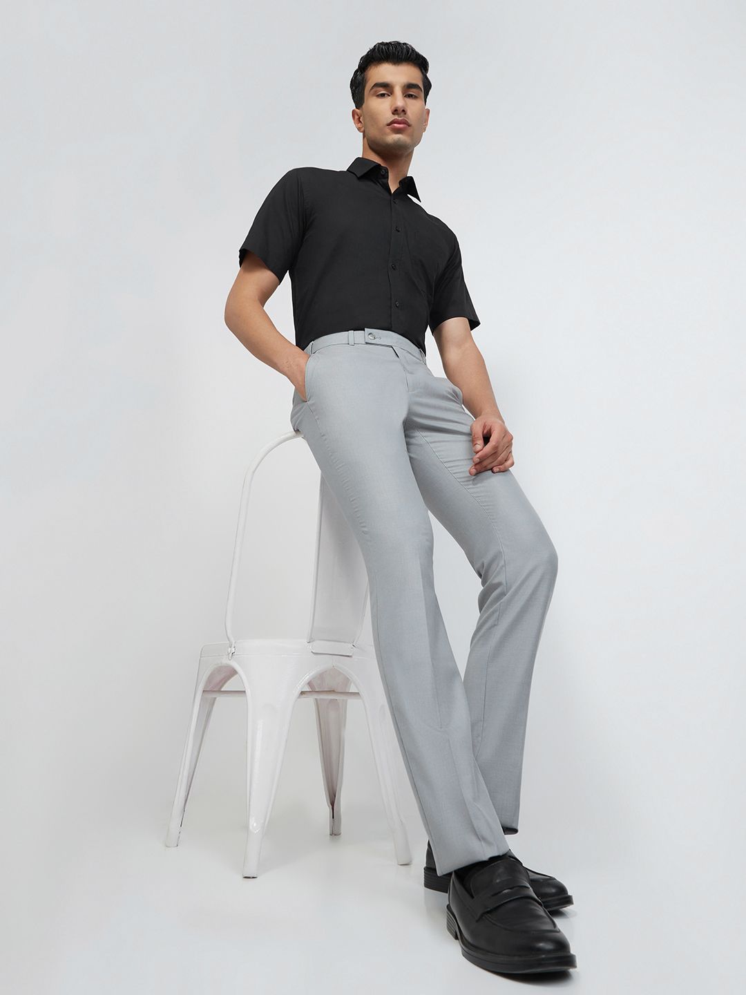 Raymond Men Textured Slim Fit Easy Wash Trousers