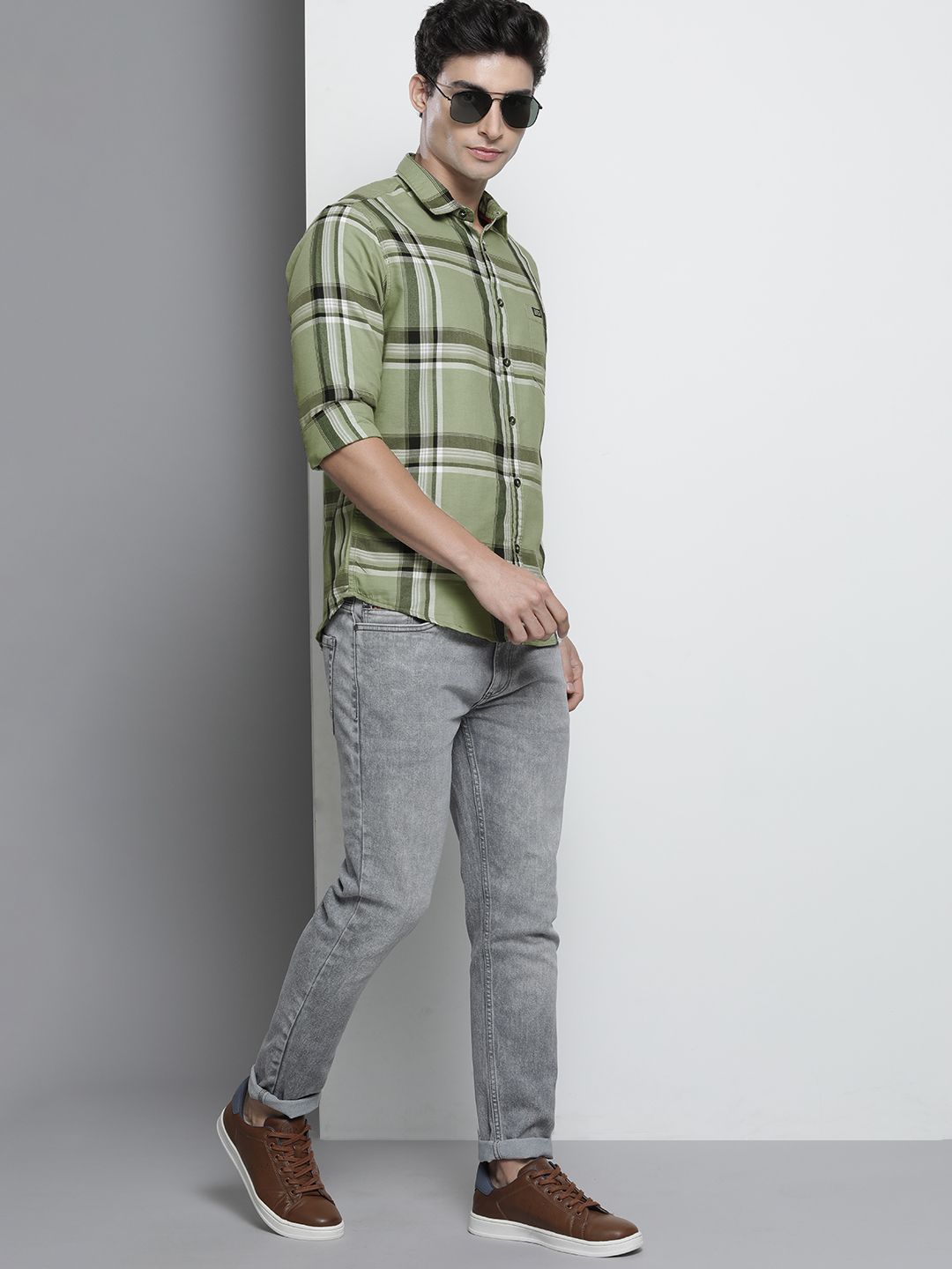 The Indian Garage Co Men Olive Green & White Tartan Checks Checked Cotton Casual Shirt