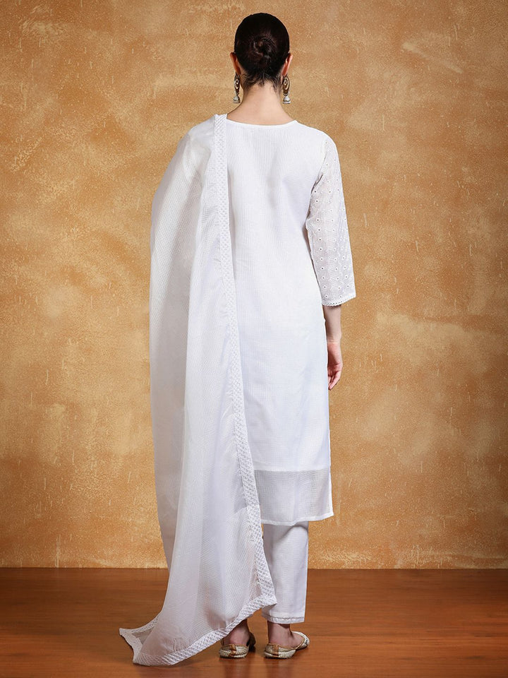 Varanga Women Floral Embroidered Kurta with Trousers & Dupatta