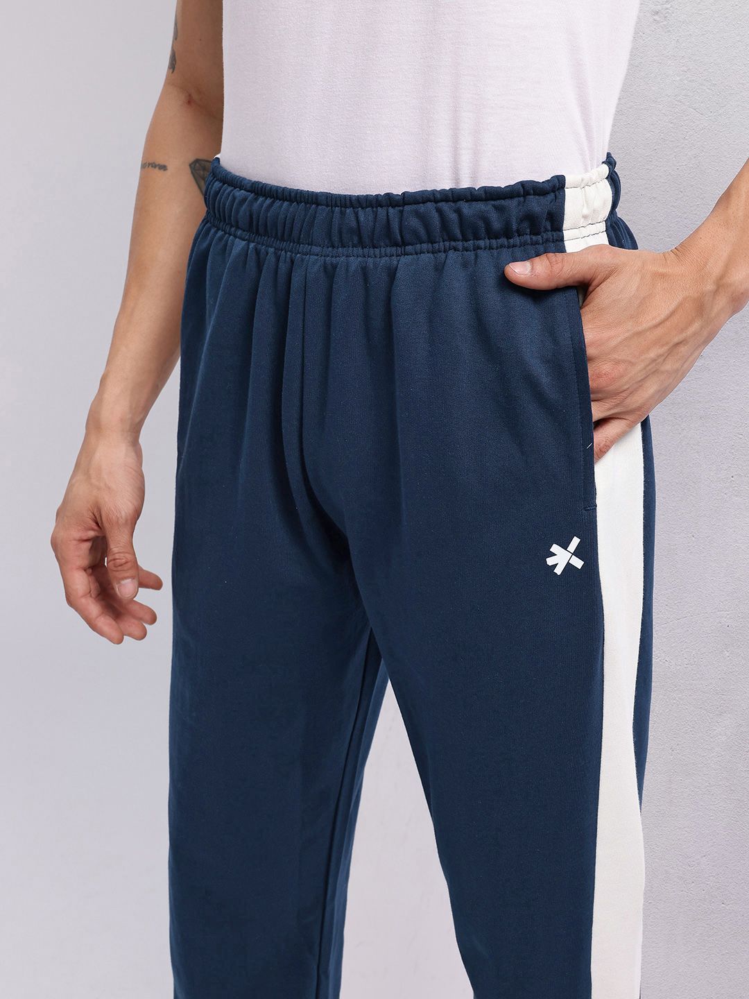 HRX by Hrithik Roshan Men Contrast Side Panel Lifestyle Track Pants