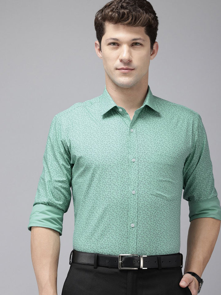 Park Avenue Pure Cotton Slim Fit Tropical Printed Opaque Formal Shirt