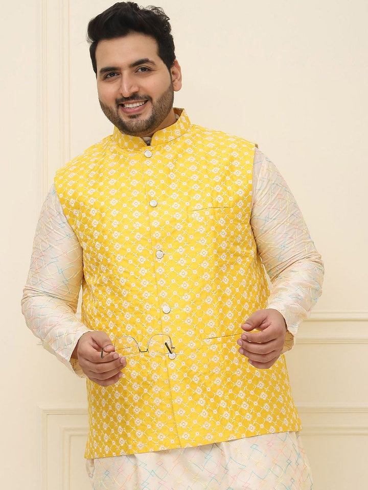 SOJANYA PLUS Men Plus Size Embroidered Mandarin Collar Nehru Jacket