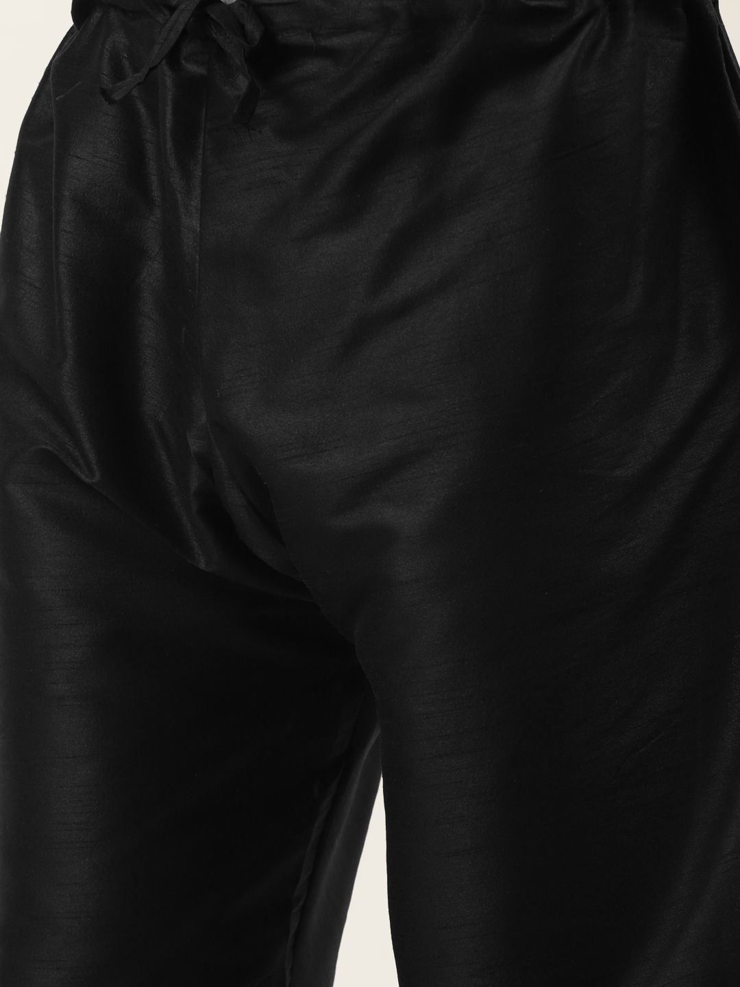 SOJANYA Kurta Solid Hitam Lelaki dengan Jaket Churidar & Nehru