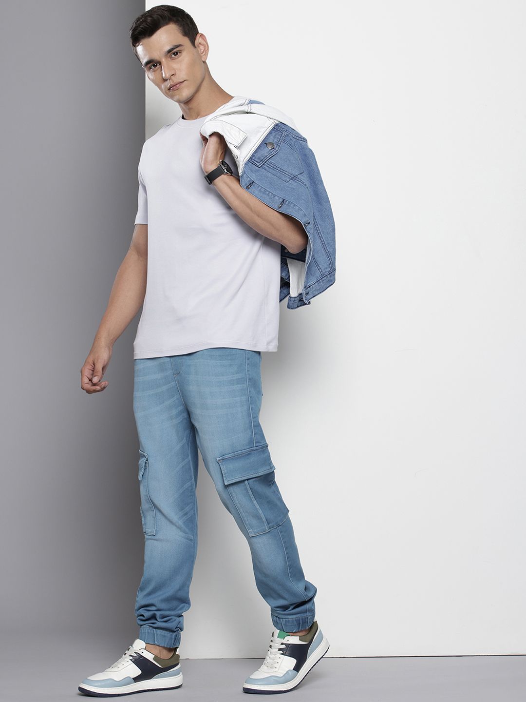 The Indian Garage Co Men Light Fade Stretchable Cargo Jeans