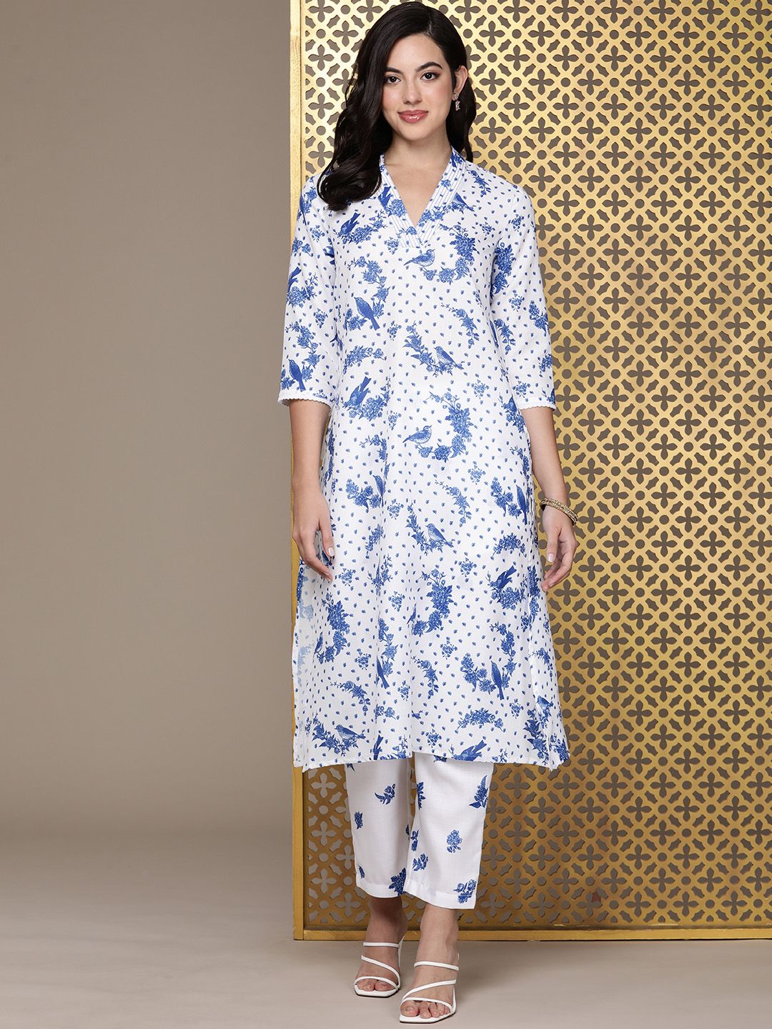 House of Pataudi Women Jashn Conversational Printed Regular Kurta with Trousers