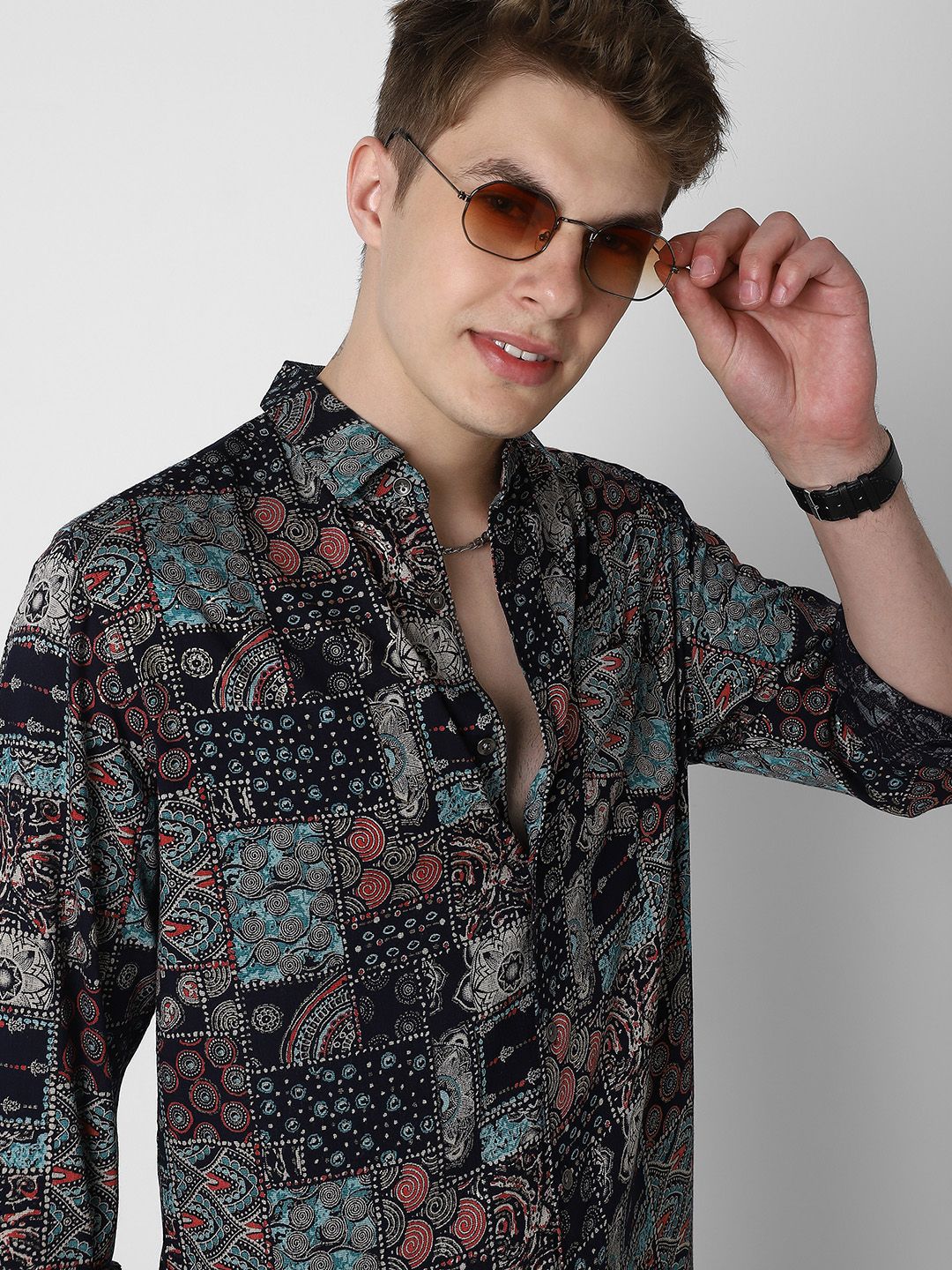 VASTRADO Men Classic Slim Fit Ethnic Motifs Printed Casual Shirt