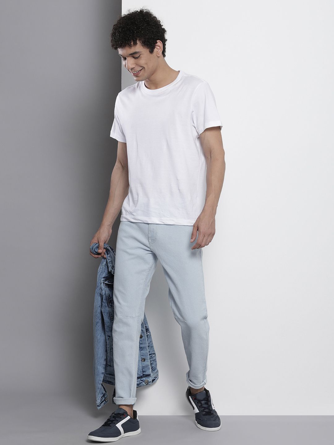 The Indian Garage Co Men Blue Carrot fit Fit Stretchable Jeans