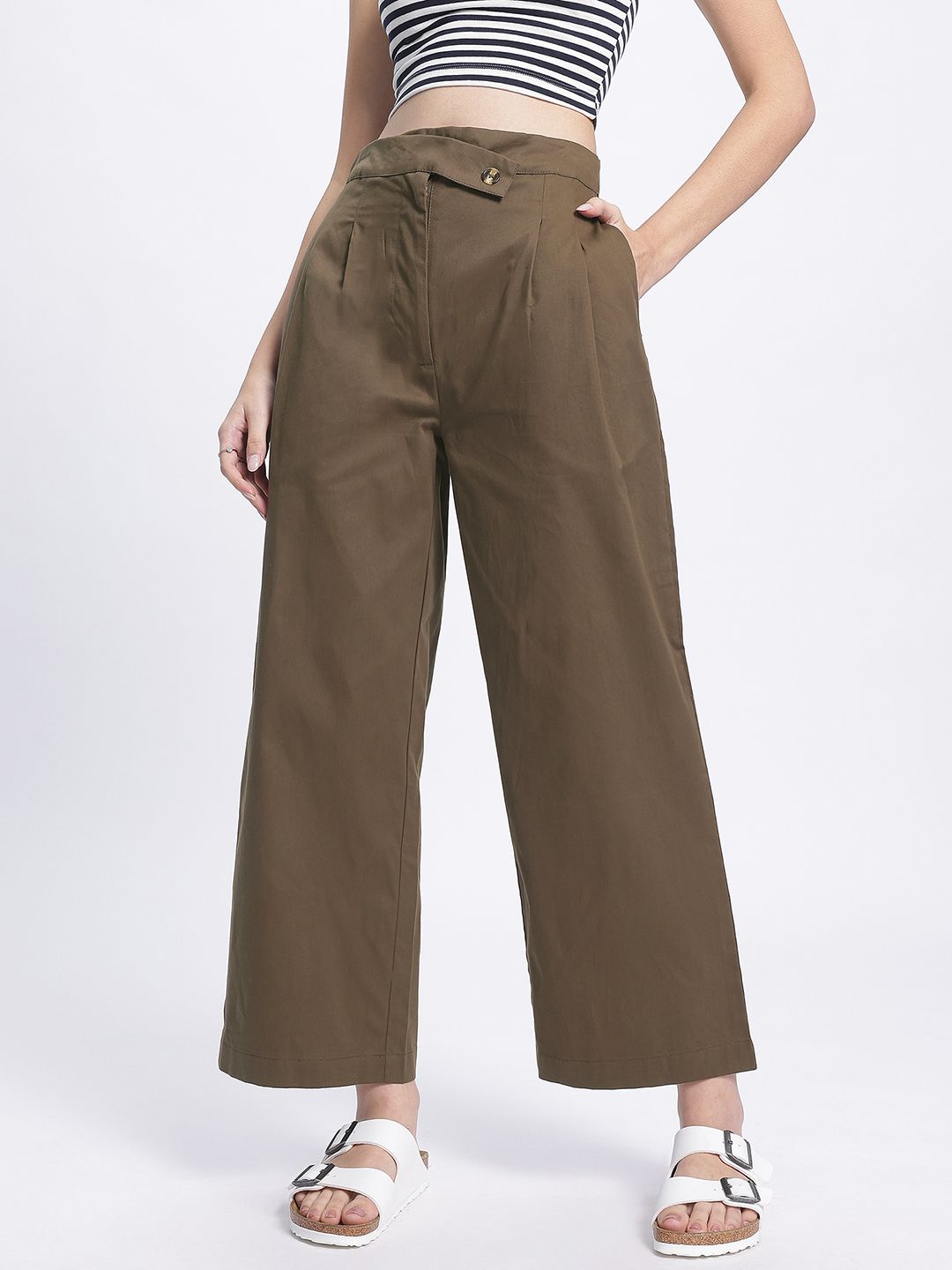 DressBerry Women Effortless Edge Pleated Cropped Trousers