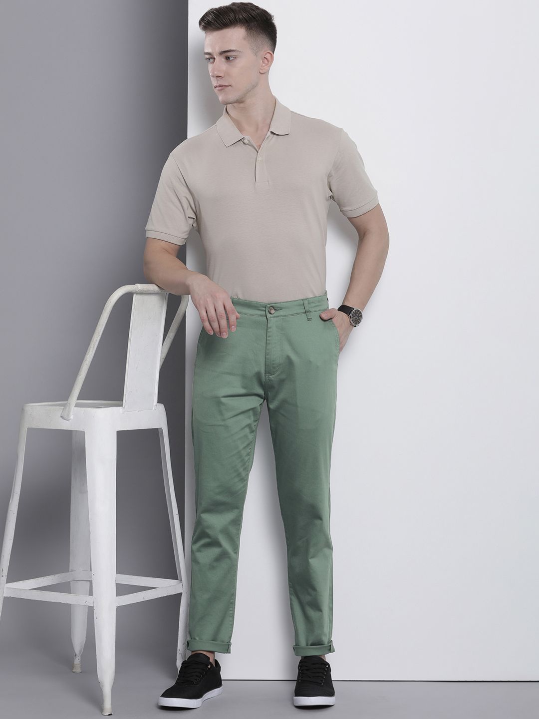 The Indian Garage Co Men Solid Slim Fit Chinos Trousers