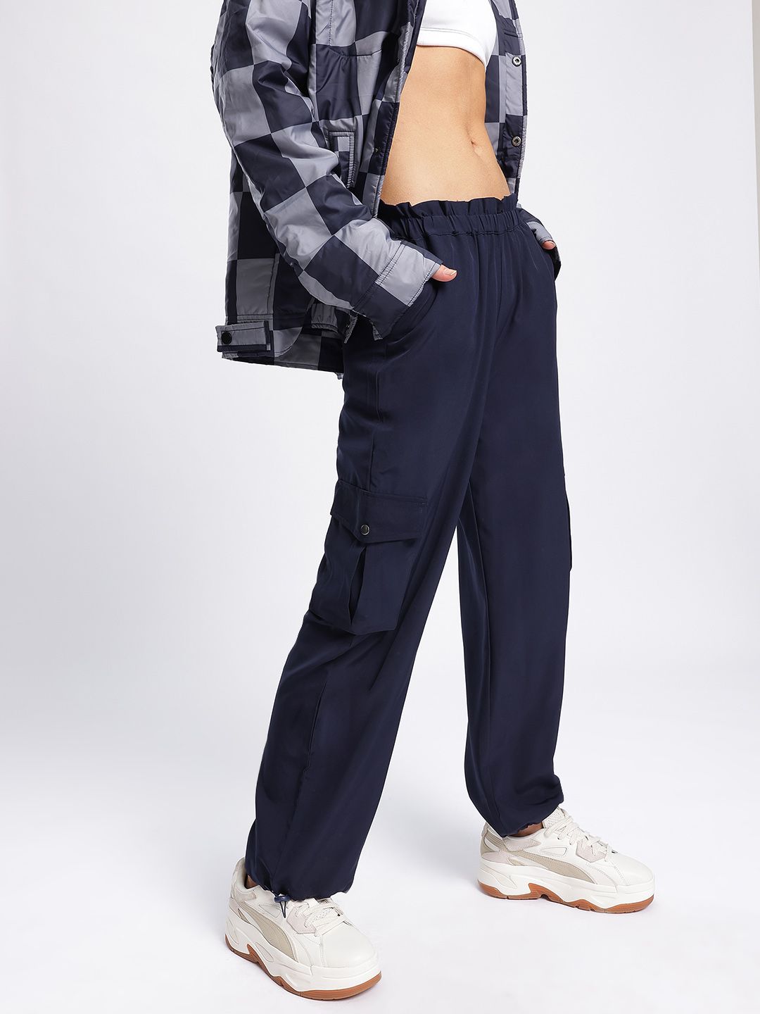 DressBerry Women Elevated Essentials Toggled Cargo Track Pant