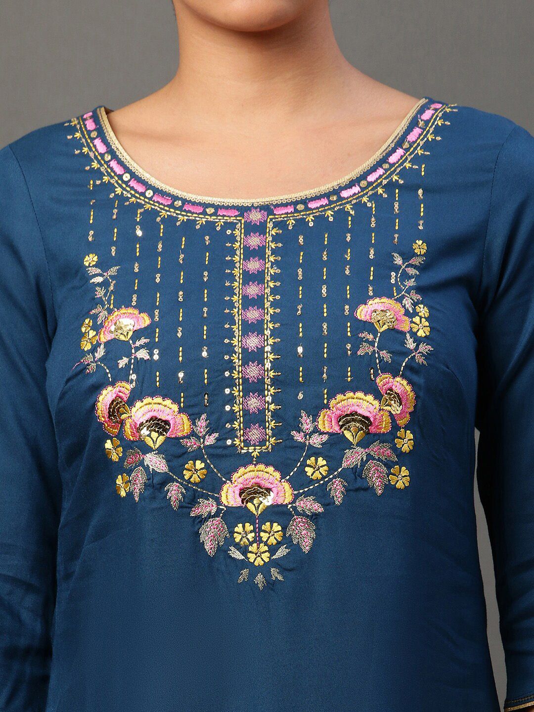 AURELIA Floral Yoke Design Thread Work Straight Kurta
