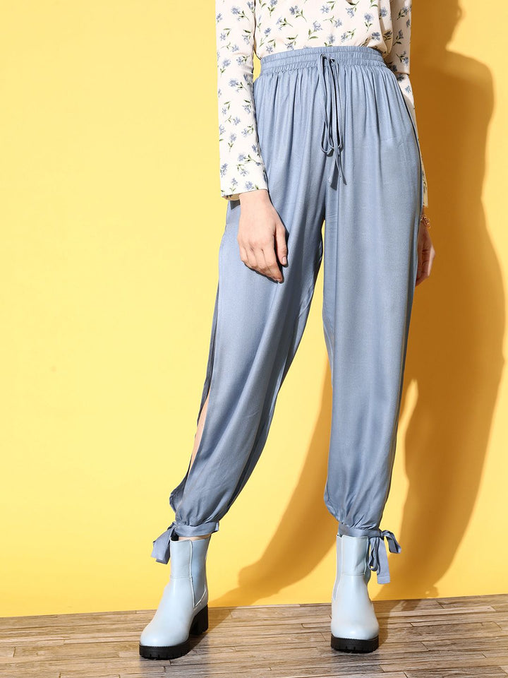 Berrylush Women Blue Relaxed High-Rise Trousers