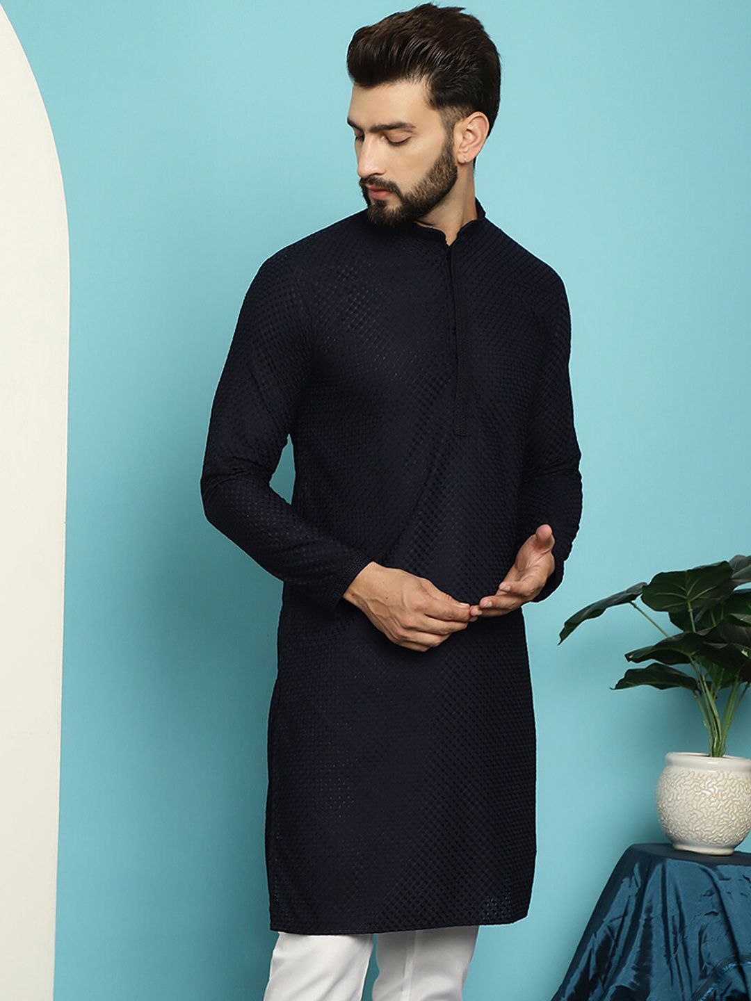 SOJANYA Checked Embroiderd Cotton Straight Kurta