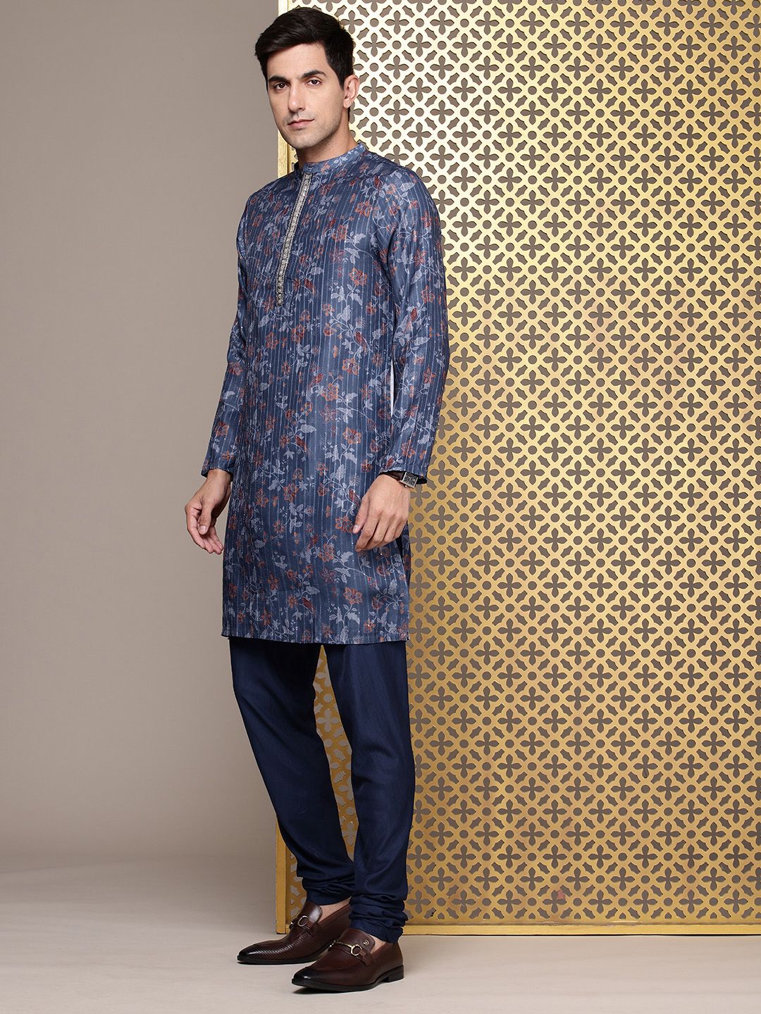 House of Pataudi Floral Printed Sequinned Jashn Kurta with Churidar & With Dupatta