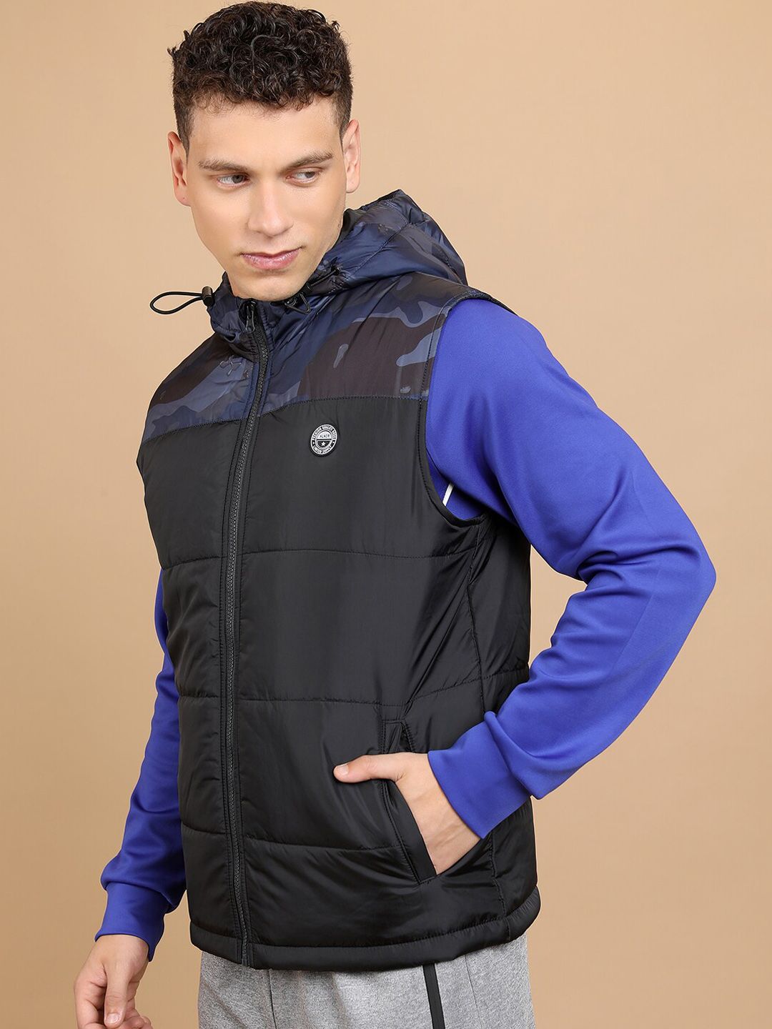 HIGHLANDER Colourblocked Hooded Neck Sleeveless Zip Detail Puffer Jacket