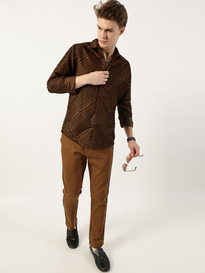 Thomas Scott Men Premium Spread Collar Textured Solid Slim Fit Casual Shirt