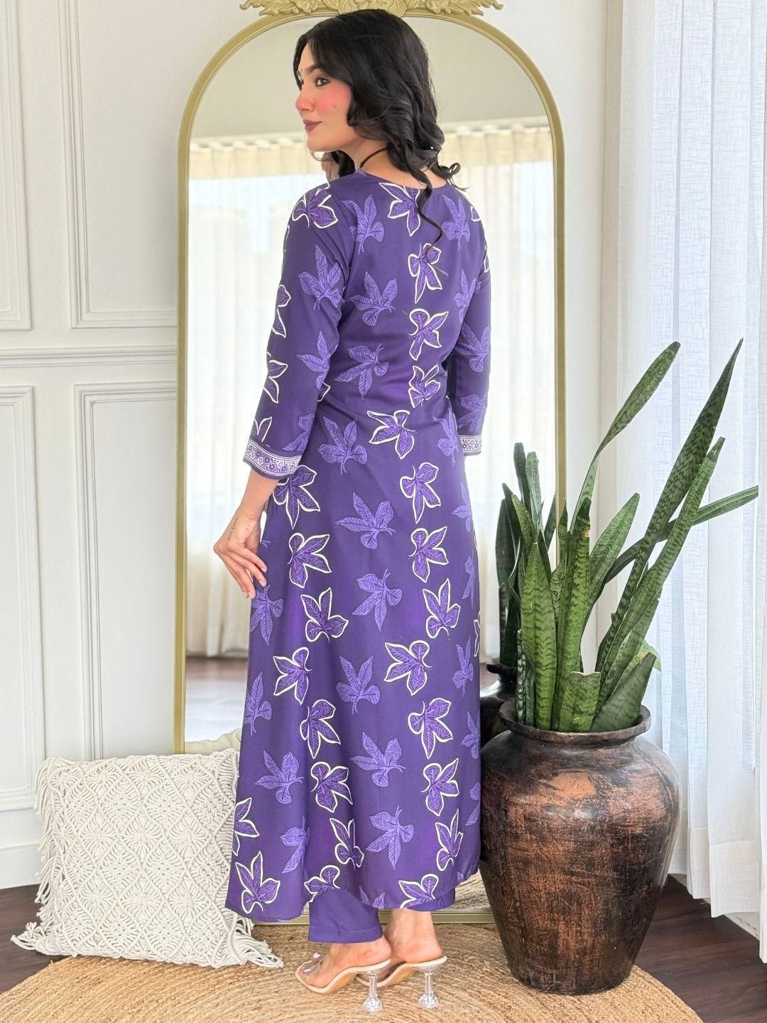 Kalini Wanita Reka Bentuk Diri Square Neck A-Line Kurta Set