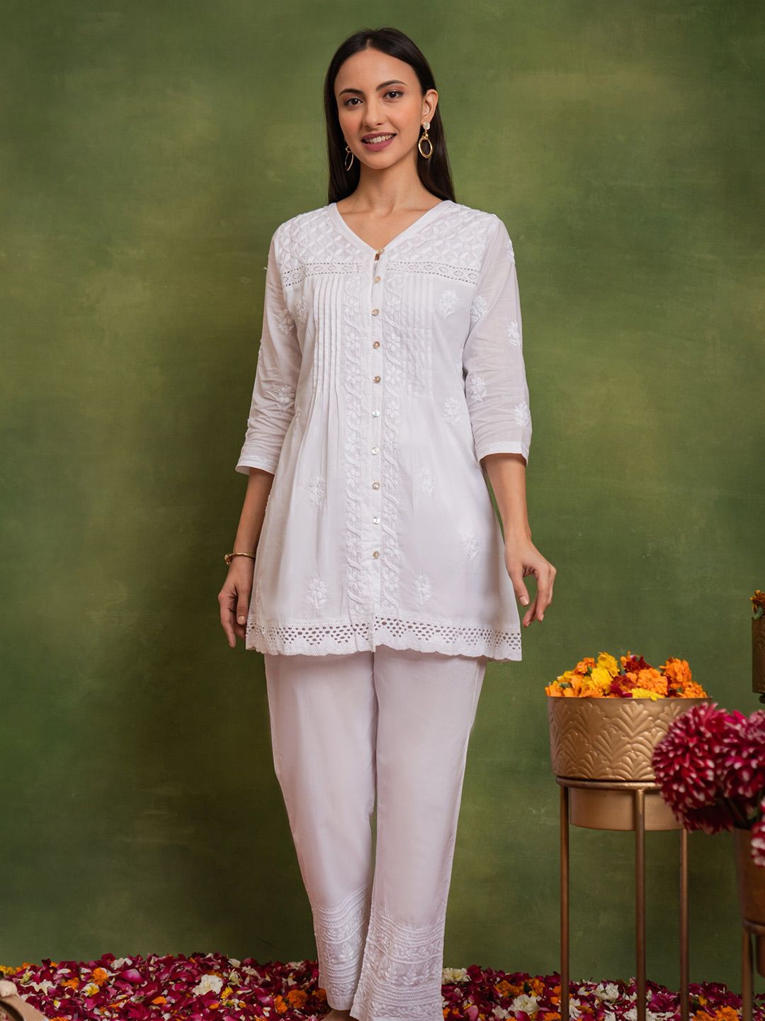 HOUSE OF KARI Floral Embroidered Cotton Chikankari Short Kurta