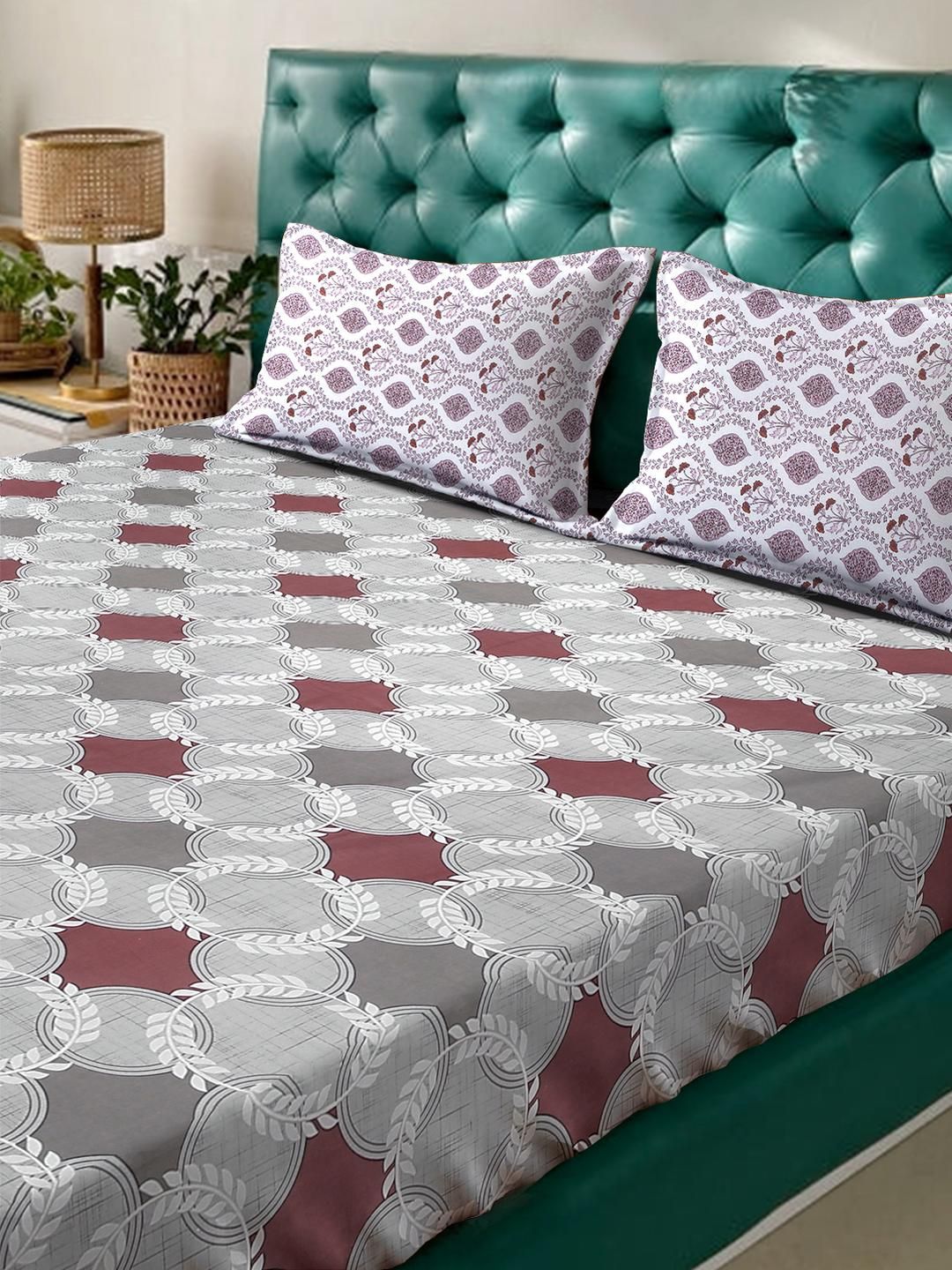 KLOTTHE Grey Geometric 400 TC King Bedsheet with 2 Pillow Covers