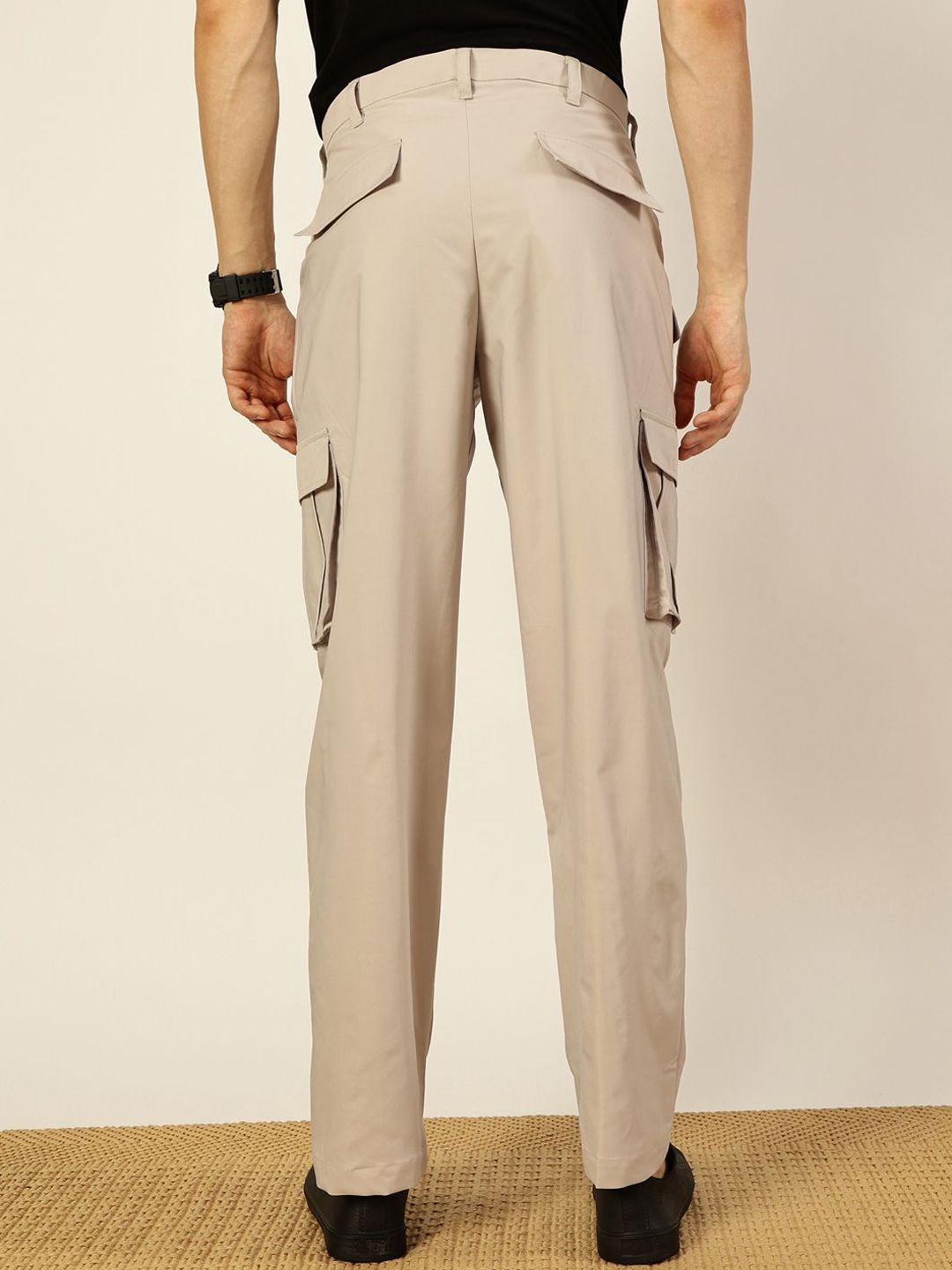 Thomas Scott Men Mid-Rise Loose Fit Cargos