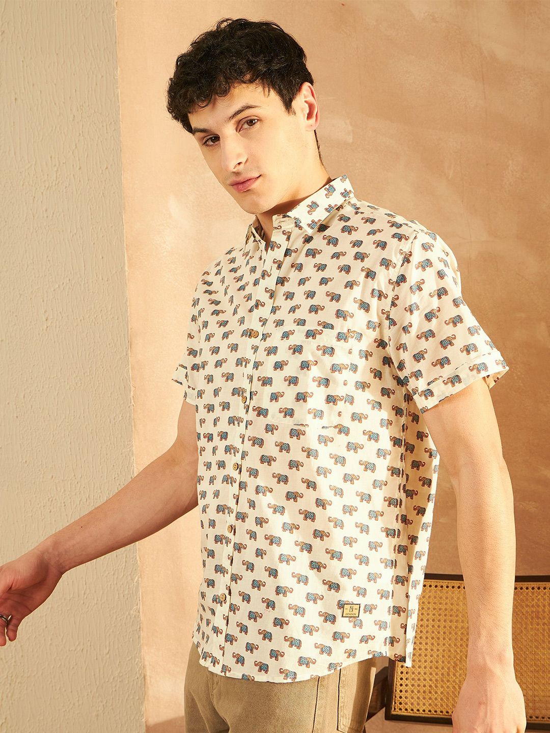 DENNISON Men Comfort Fit Animal Printed Spread Collar Cotton Casual Shirt