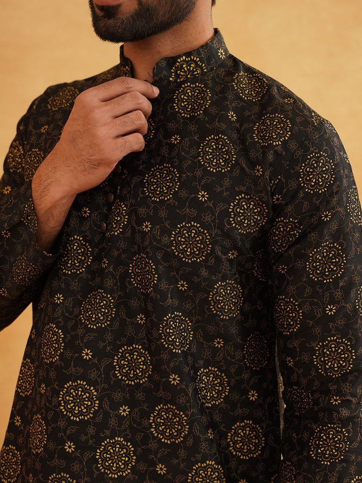 SOJANYA Floral Printed Mandarin Collar Straight Kurta With Churidar