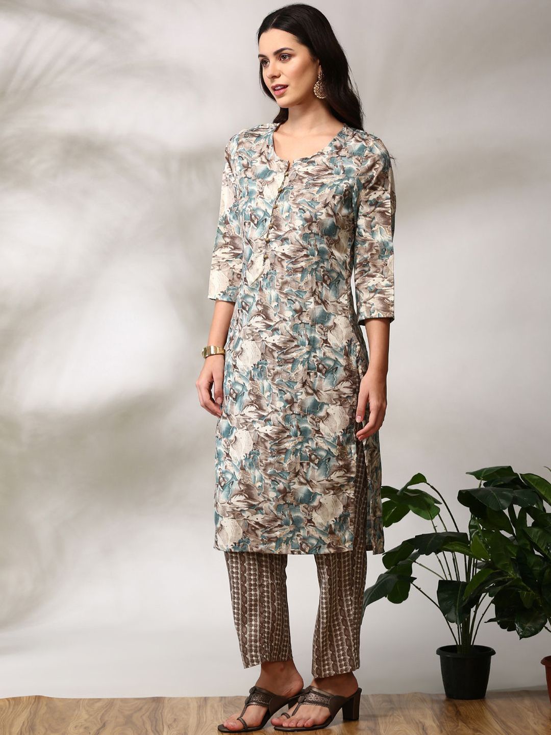 Anouk Floral Printed Regular Straight Kurta with Trousers