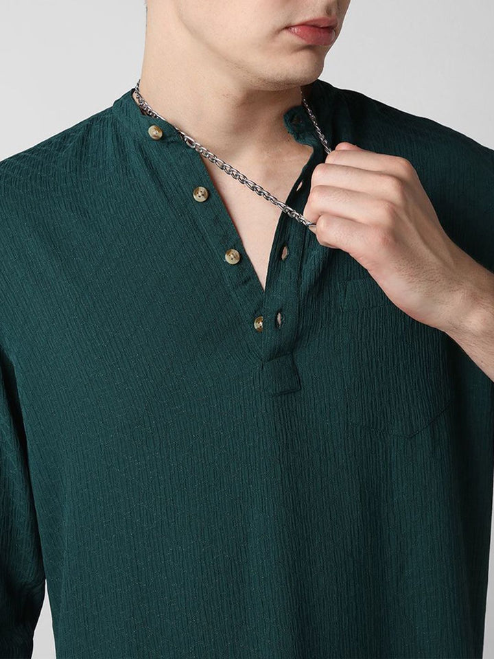 VASTRADO Self Design Mandarin Collar Straight Short Kurta