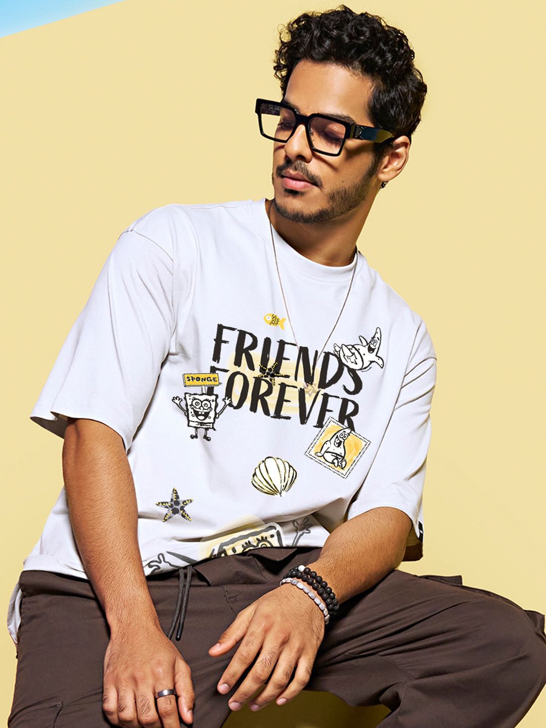 Bewakoof Men Graphic Printed Round Neck Pure Cotton Oversized Spongebob T-shirt