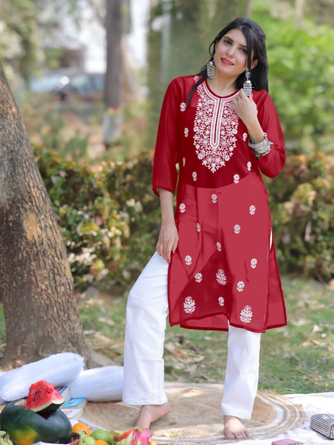 KALINI Women Floral Embroidered Chikankari Floral Georgette Kurta