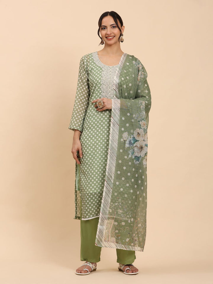 Mamicha Women Floral Embroidered Thread Work Kurta And Trouser With Dupatta