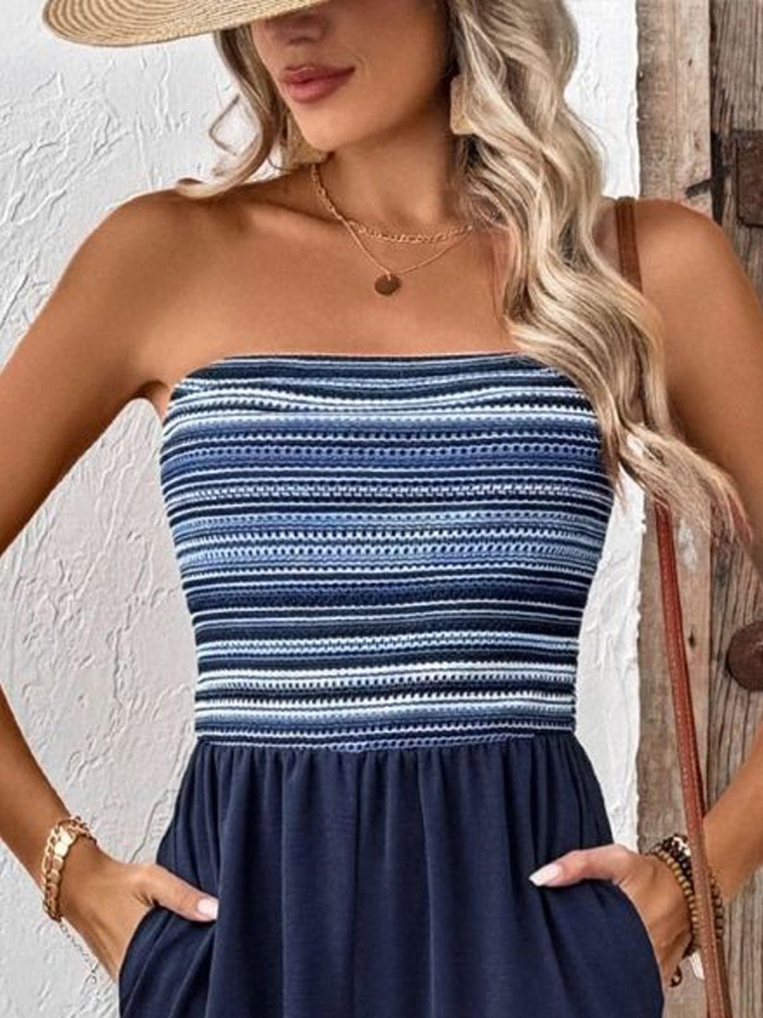 Semua Mengenai Anda Wanita Strapless Striped Basic Jumpsuit