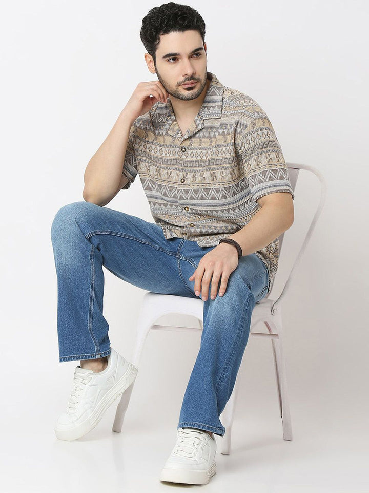 SPYKAR Men Relaxed Fit Cuban Collar Geometric Printed Cotton Casual Shirt