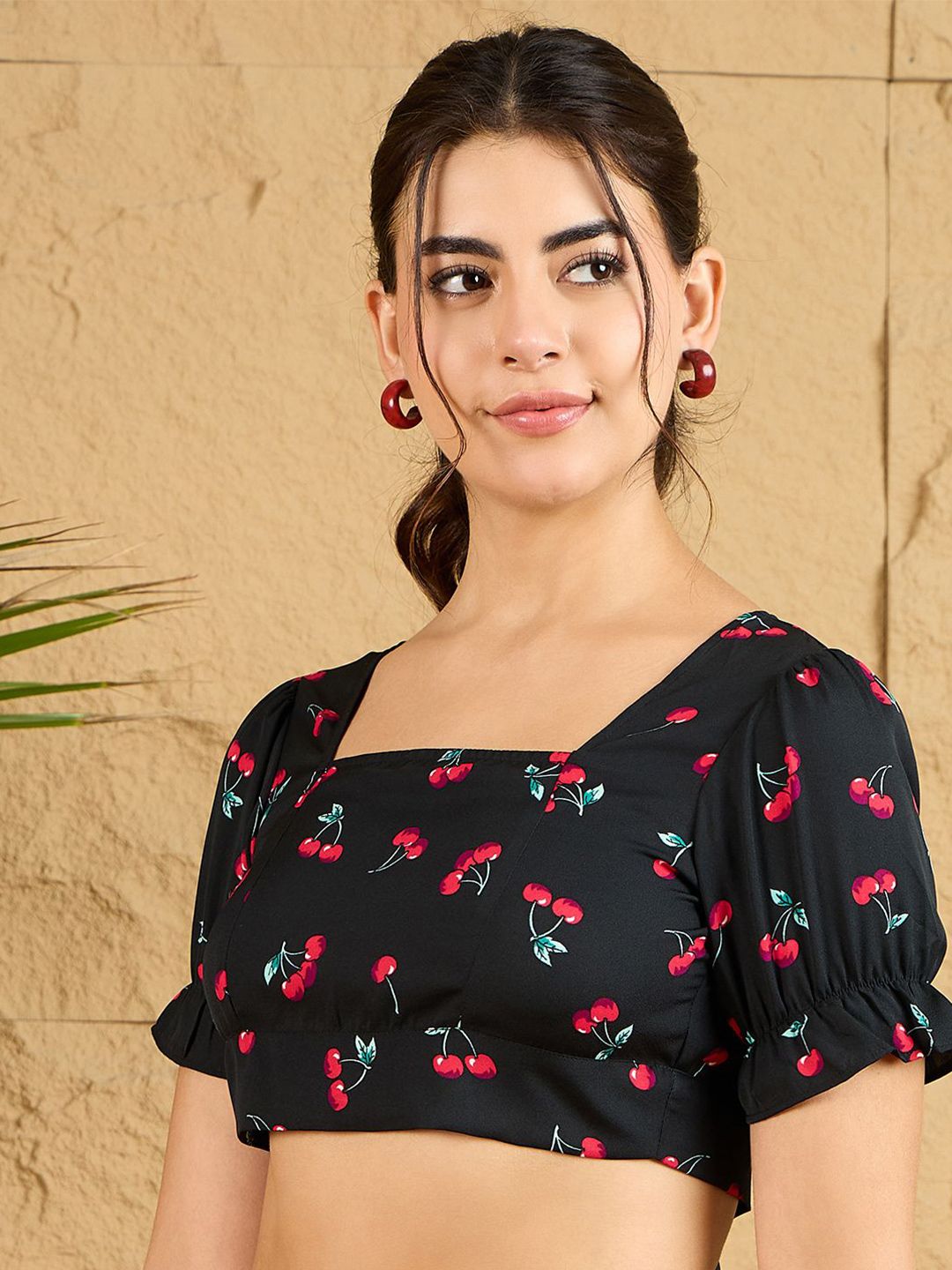 Berrylush Women Conversational Printed Crop Top