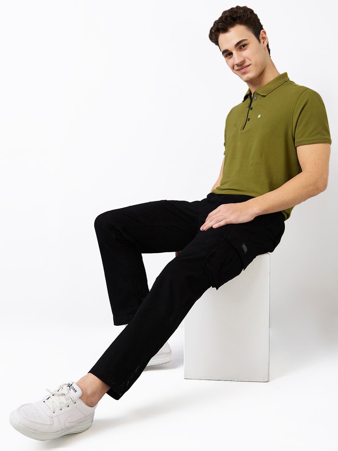 SPYKAR Men Straight Fit Mid-Rise Cotton Cargos Trouser