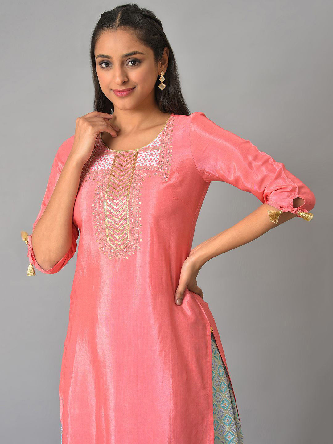 AURELIA Women Geometric Thread Work Kaftan Kurta