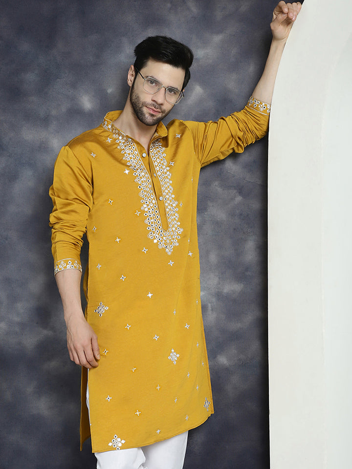 Jompers Geometric Embroidered Mandarin Collar Mirror Work Cotton Silk Straight Kurta