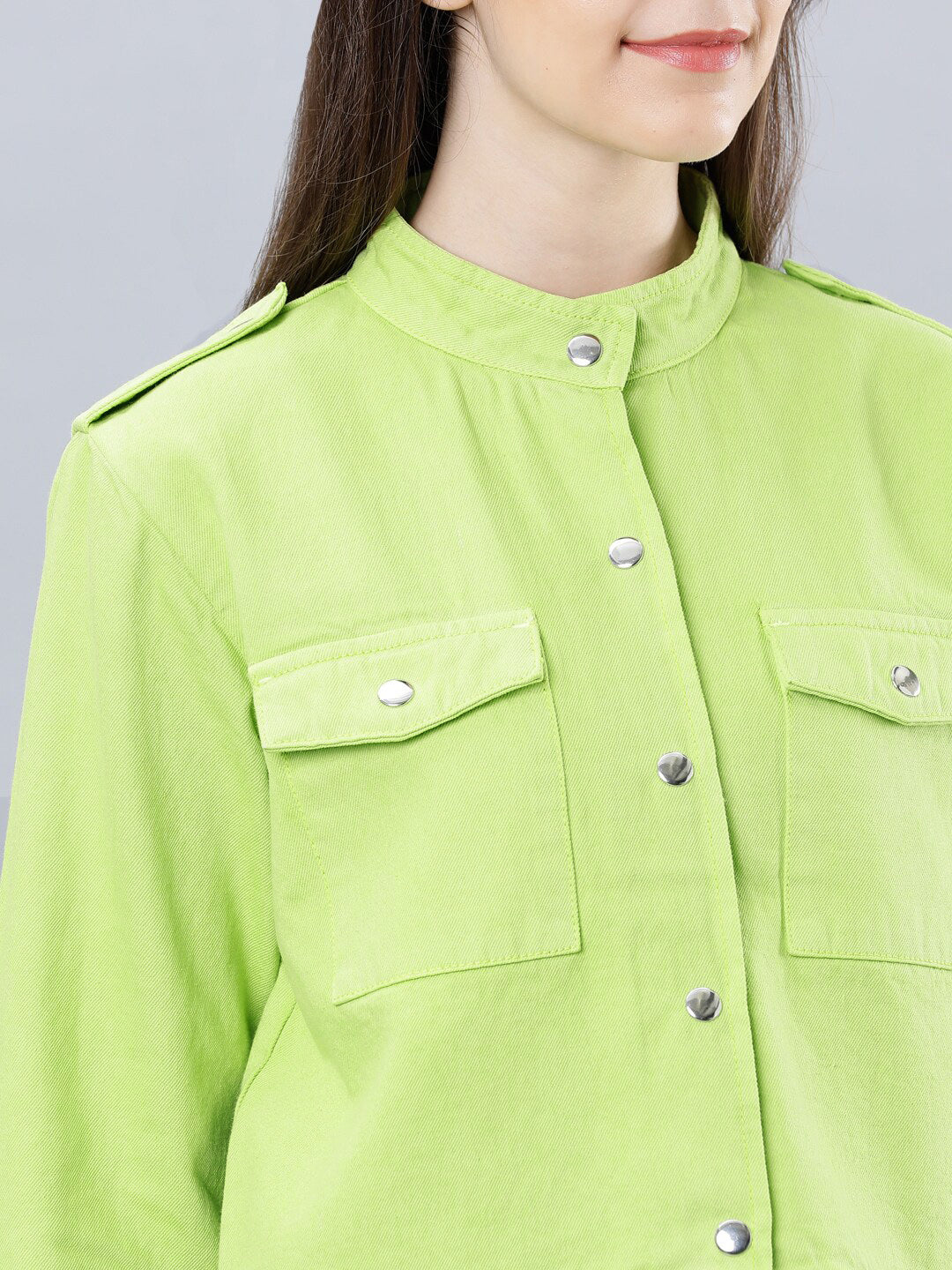 Tokyo Talkies Women Green Solid Crop Pure Cotton Denim Jacket