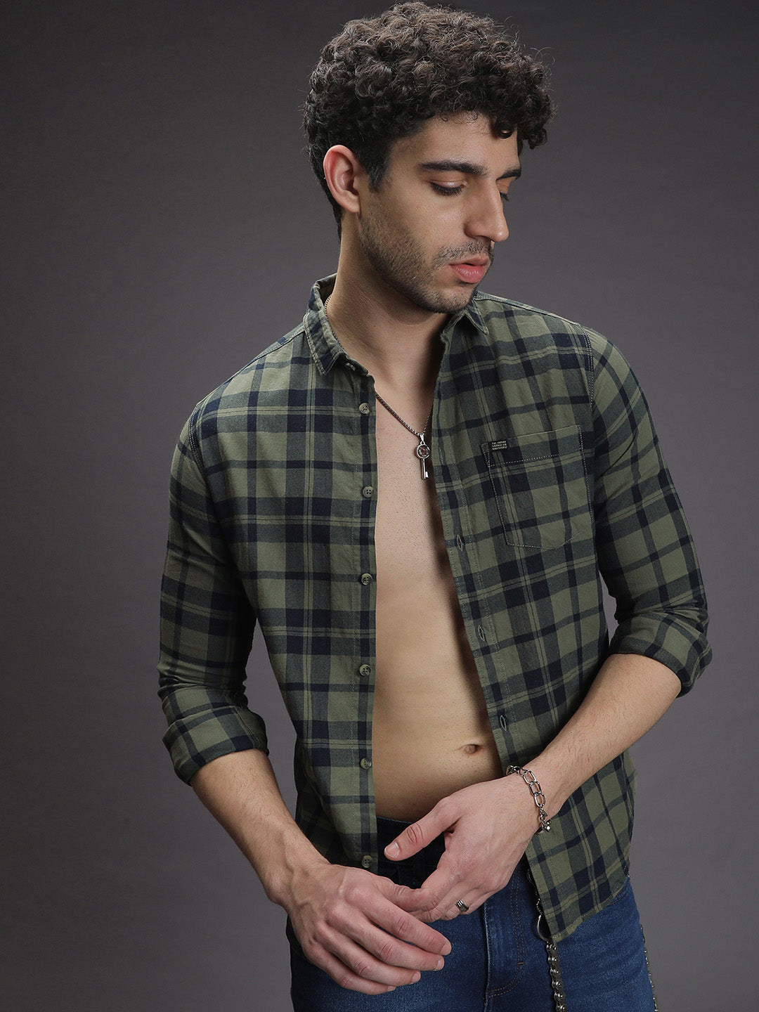 The Indian Garage Co Men Olive Green & Navy Blue Regular Fit Checked Casual Shirt