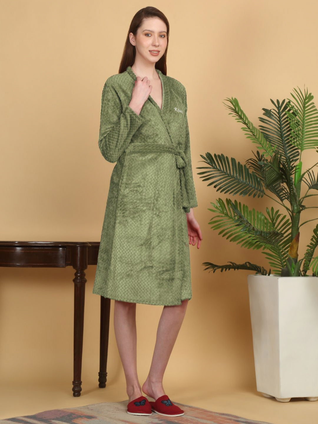 KLOTTHE Green Self Design Woollen Bath Robe With Belt
