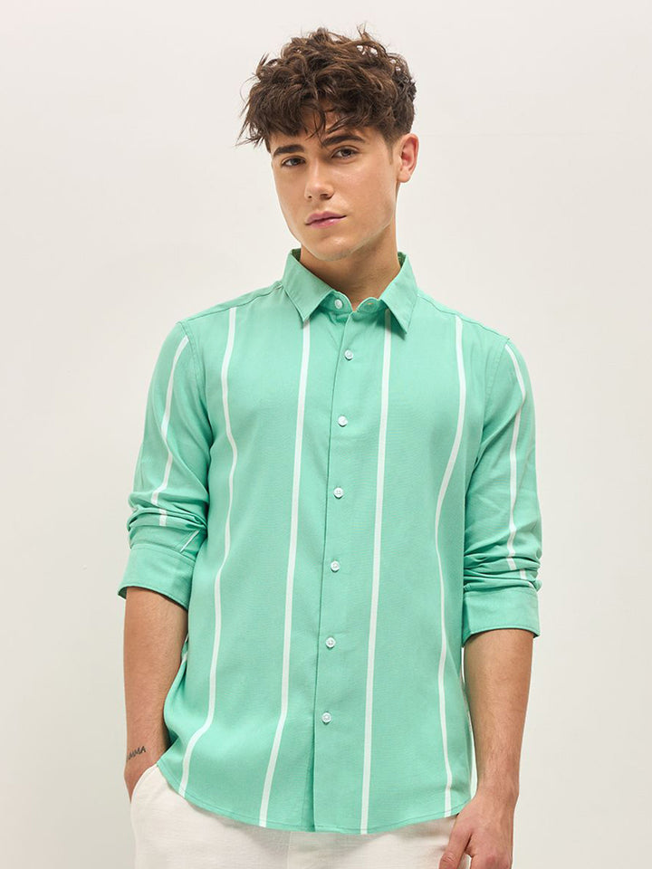 THE BEAR HOUSE Men Spread Collar Vertical Striped Cotton Slim Fit Casual Shirt