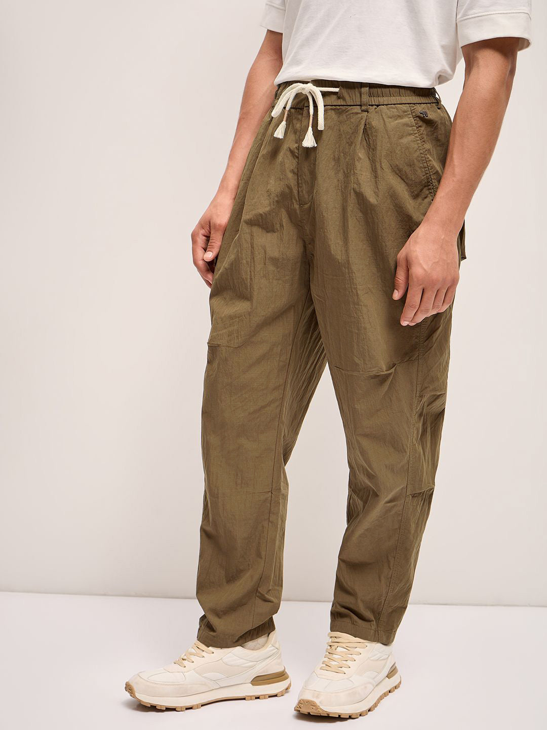 THE BEAR HOUSE Men Solid Relaxed Fit Casual Pant