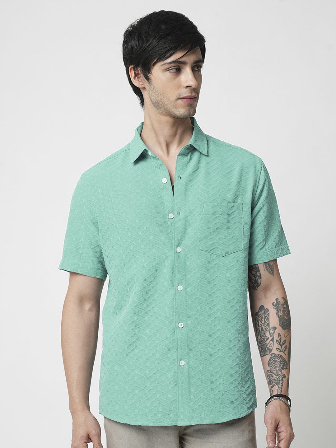 VASTRADO Men Classic Spread Collar Solid Slim Fit Casual Shirt