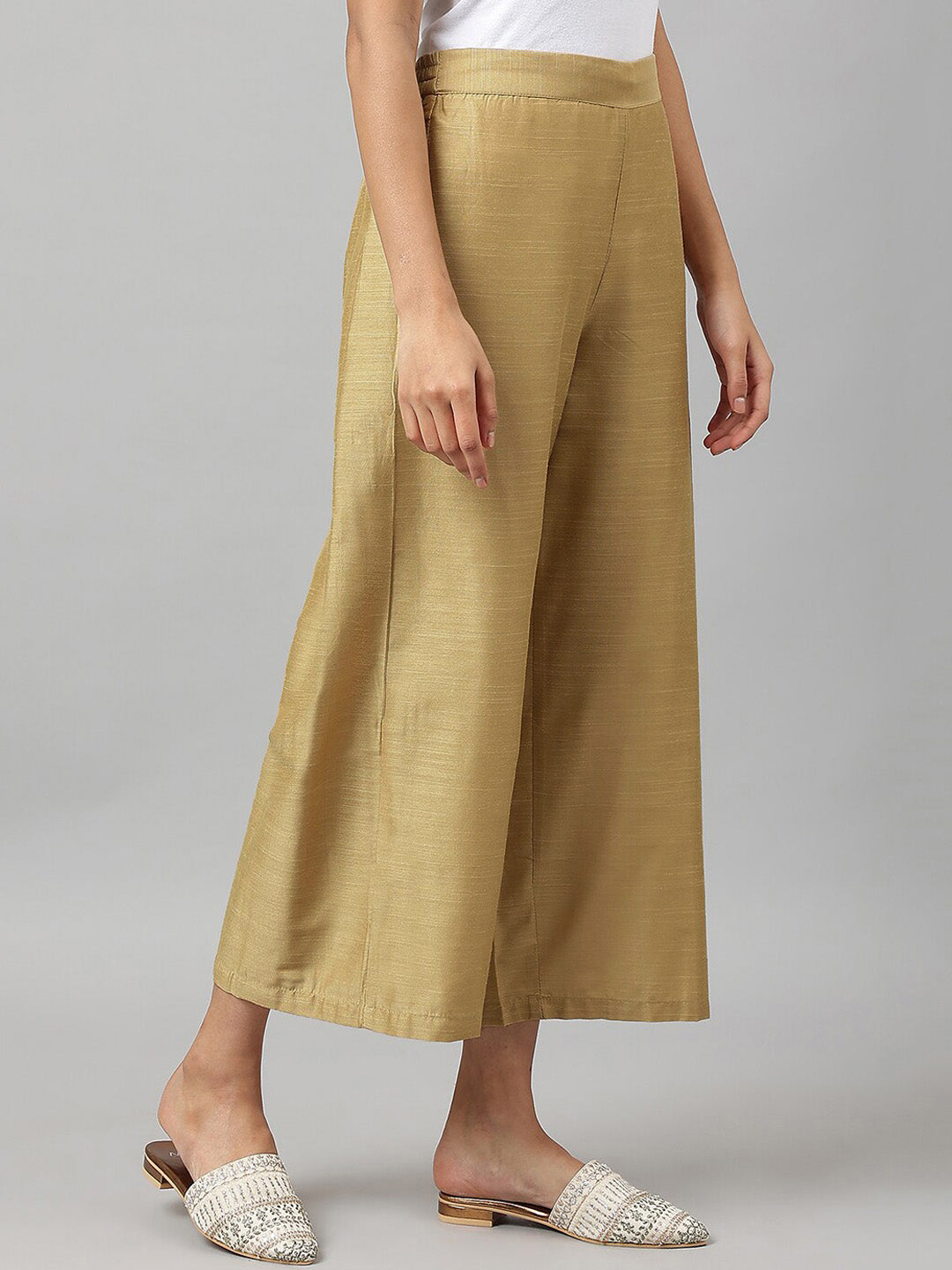 W Women Gold-Toned Comfort Cropped Parallel Trousers
