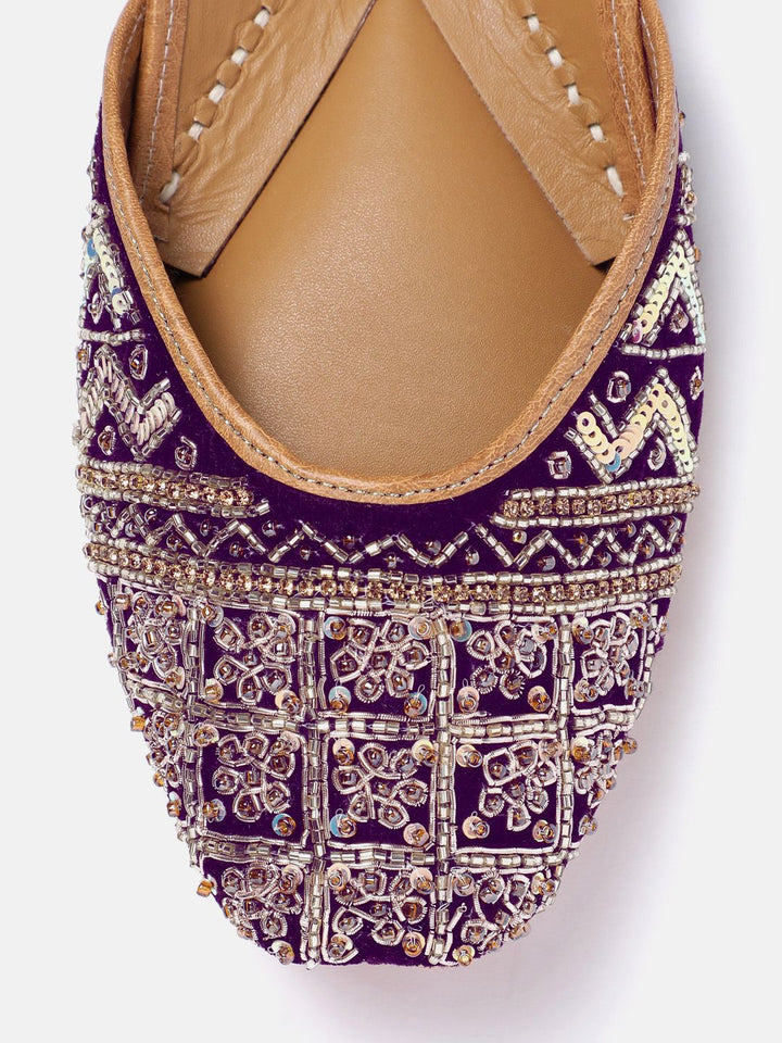 House of Pataudi Leather Embellished Ethnic Mojaris