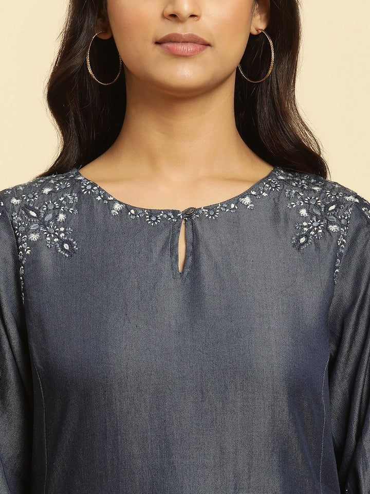 W Ethnic Motifs Embroidered Straight Kurta